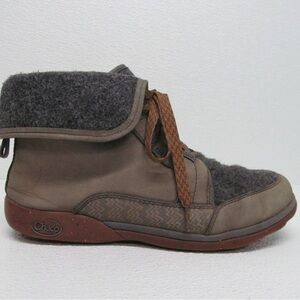 EUC - Chaco Barbary Nickel Gray Chukka Boots - size 8.5